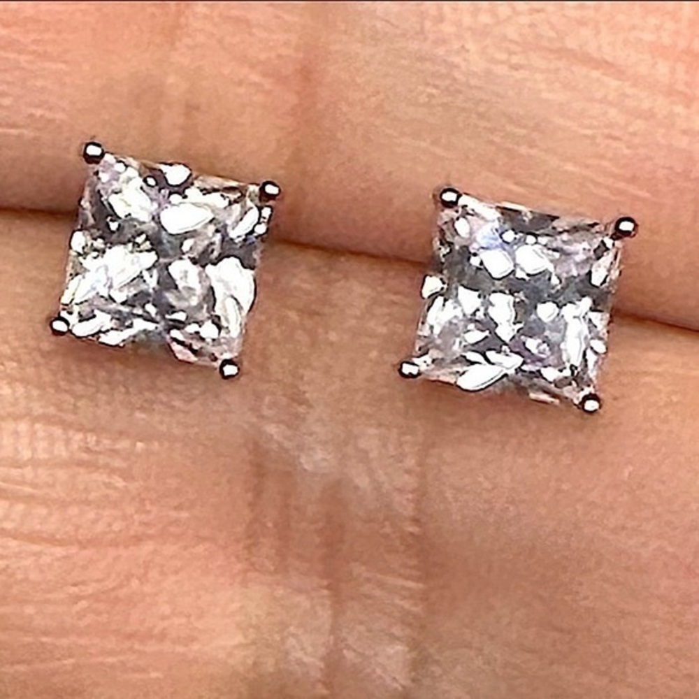 NEW 2.5 CARAT SILVER SQUARE DIAMOND STUD EARRINGS